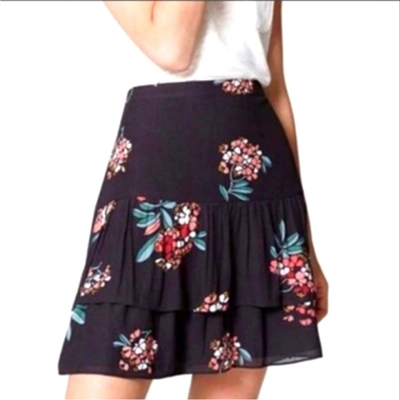 LOFT Dresses & Skirts - ANN TAYLOR LOFT floral mini skirt